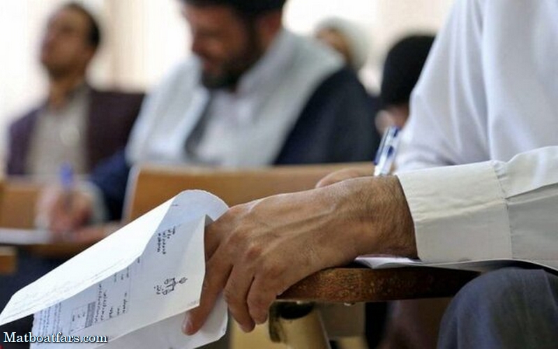 آزمون مرکز وکلای قوه قضائیه در فارس برگزار شد